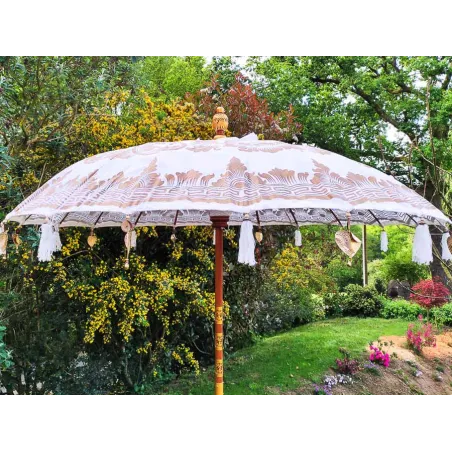 Parasol balinais écru coton motifs dorés diamètre 190cm. Livraison offerte