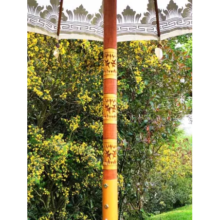 Parasol balinais écru coton motifs dorés diamètre 190cm. Livraison offerte