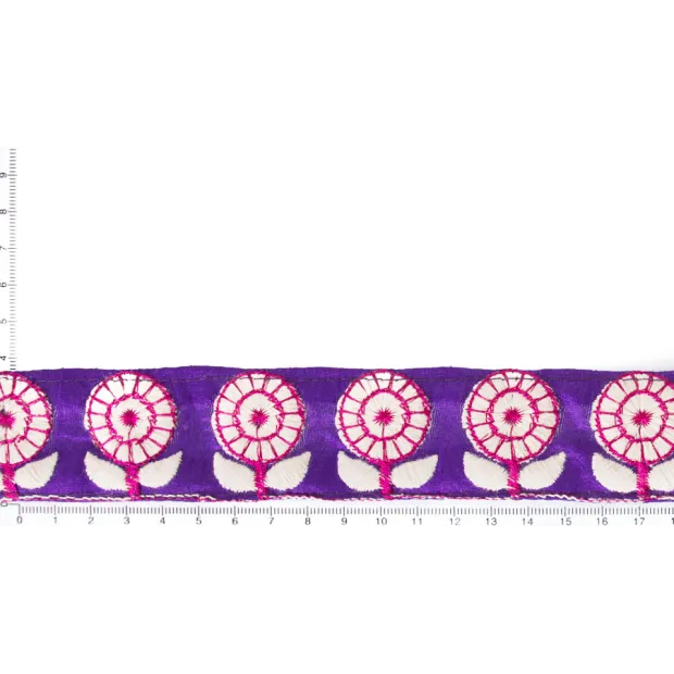 Ruban galon violet et fleurs