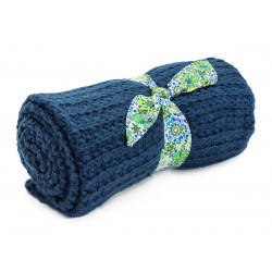 Couverture, plaid laine tricotée bleue