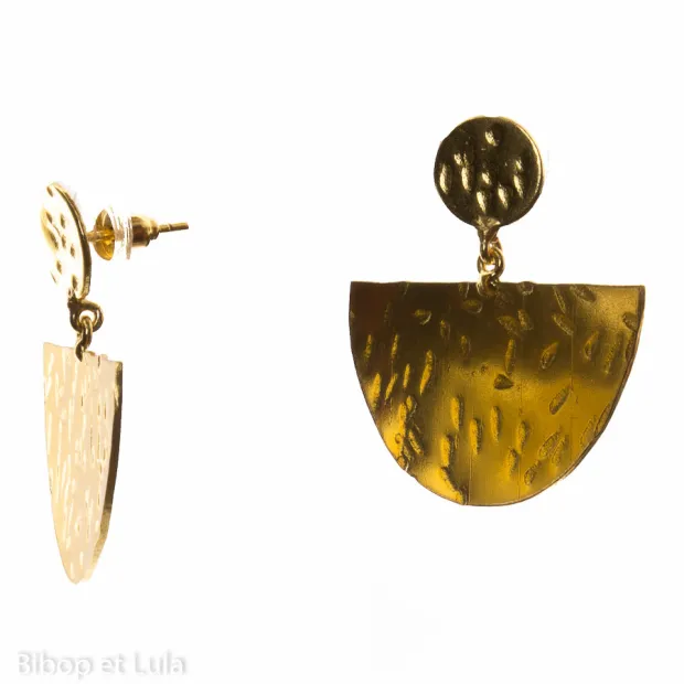 Boucles d'oreilles, clous laiton doré piqué demi-lunes