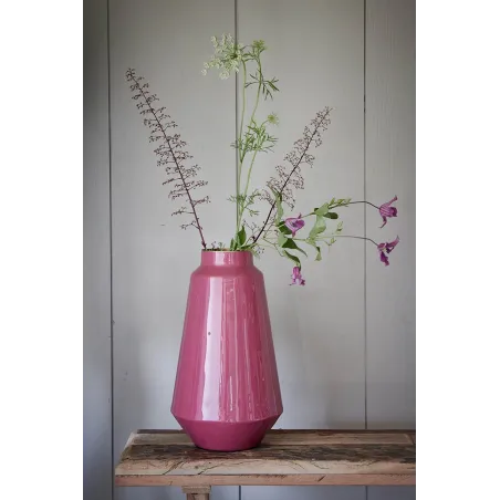 Vase en métal Rose Magenta