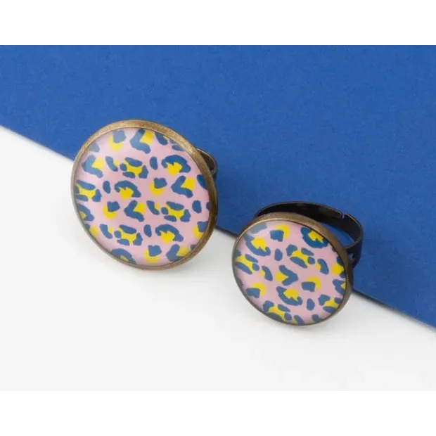 Bague, résine, "Léopard mauve"