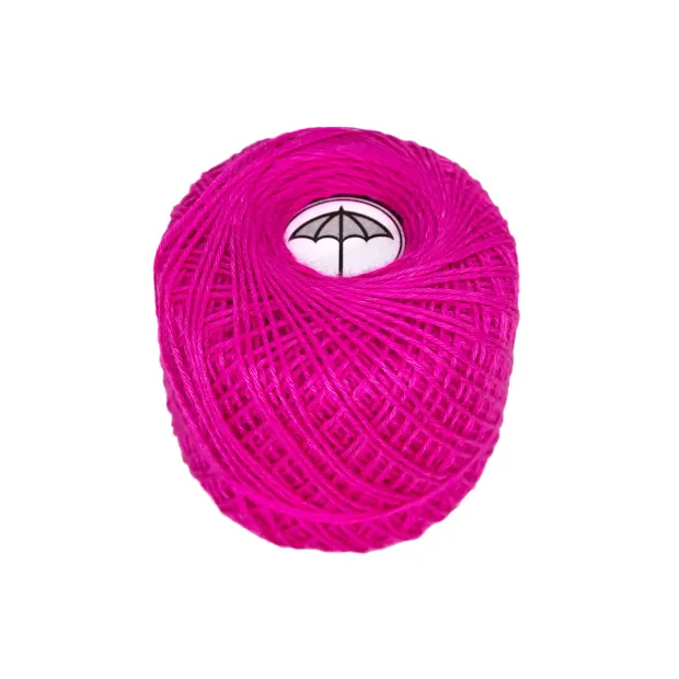 Fil à broder rose fuchsia en bobine
