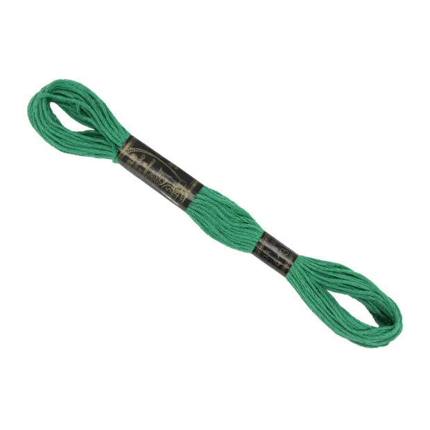 Fil à broder vert canard