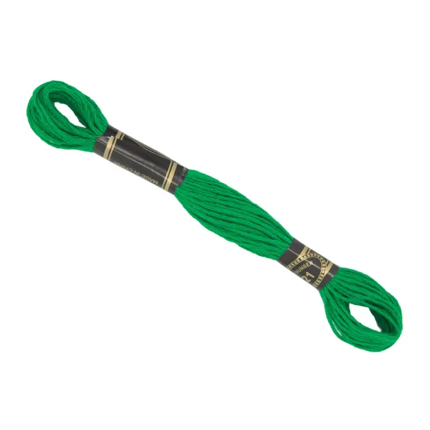 Fil à broder vert