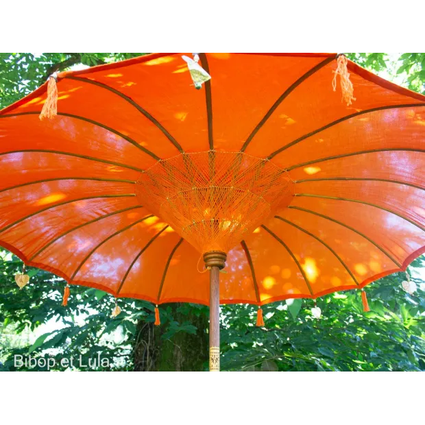 Parasol balinais avec toile orange en coton diamètre 190cm. Livraison offerte