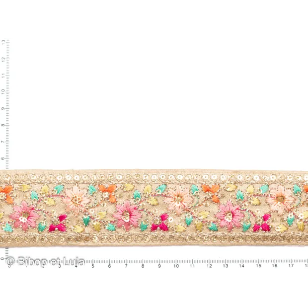Galon floral créme Raila brodé de sequins colorés et fils dorés
