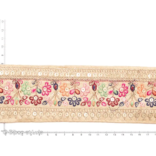 Galon Bilsi crème brodé de fils et sequins colorés et dorés