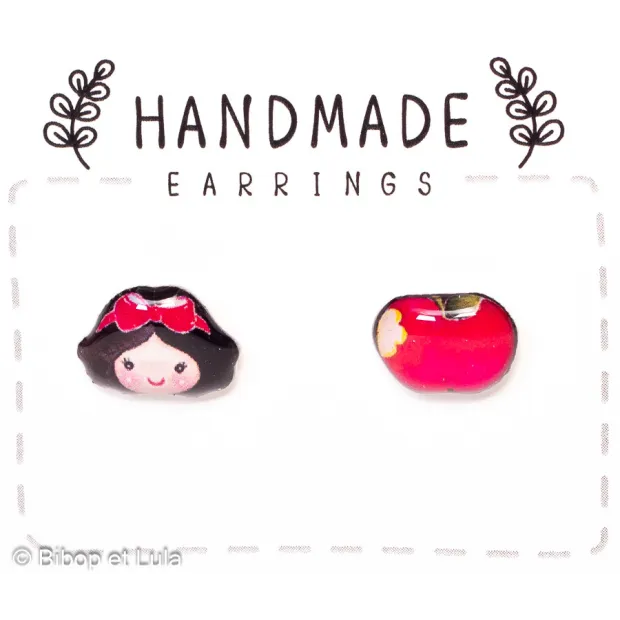 Puces d'oreilles dépareillées Blanche neige et Pomme