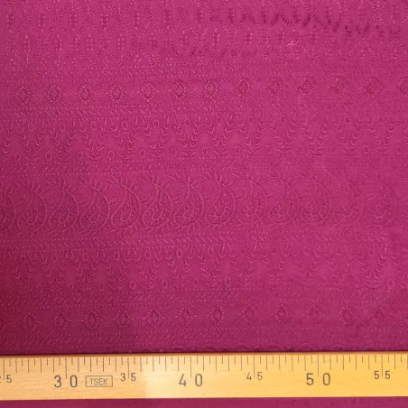 Tissu brodé Magenta