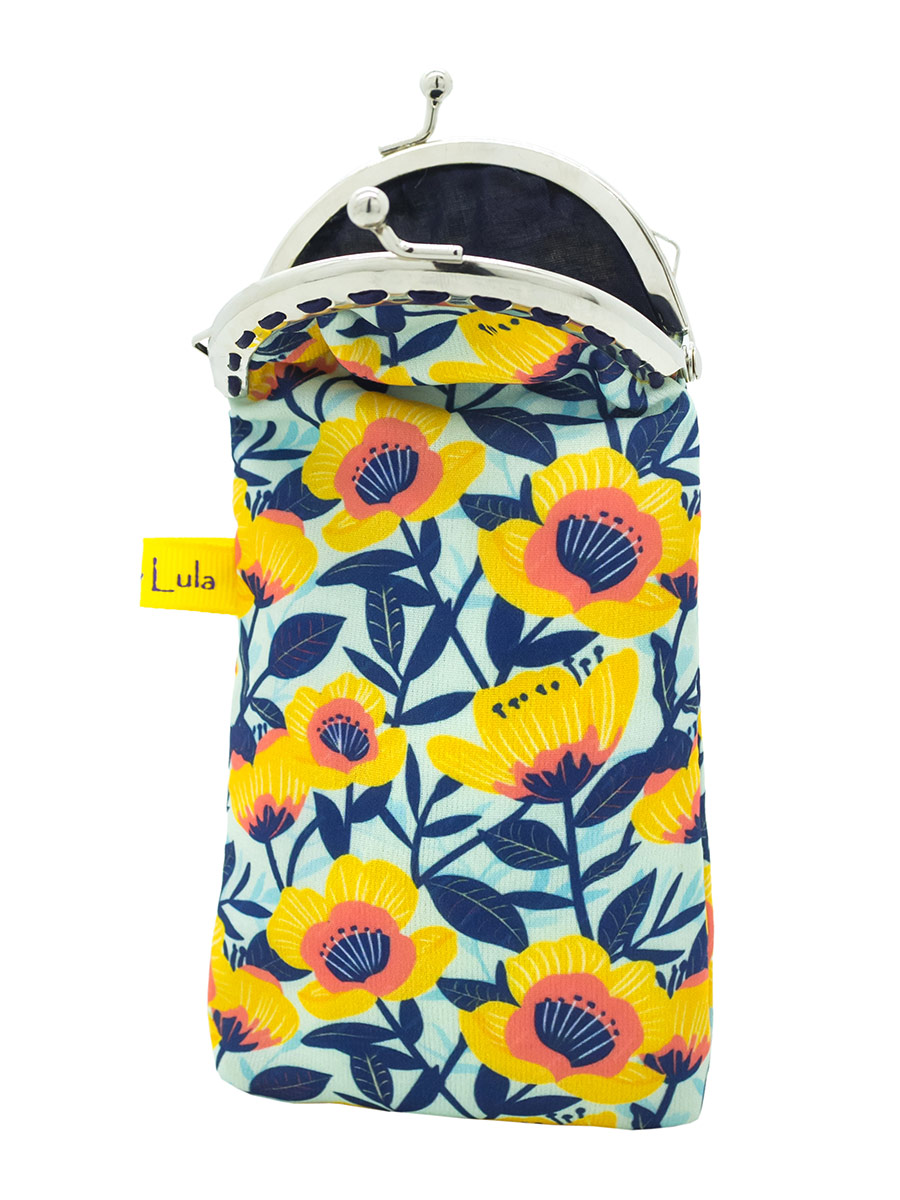 Fond De Fleurs Noires Et Blanches à Motif De Lys | Vecteur Gratuite