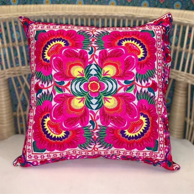 Housse de coussin brodé Laorose