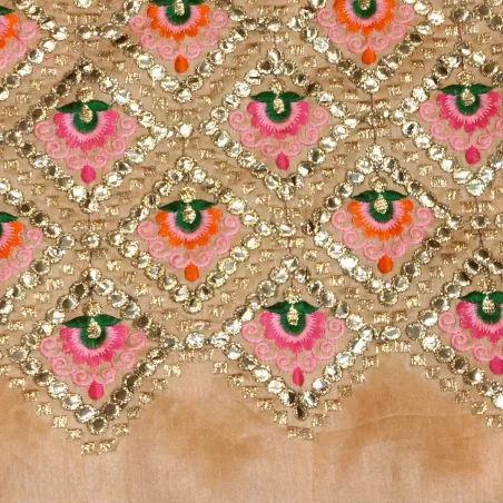 Tissu indien Bollywood Sonbarsa brodé de sequins