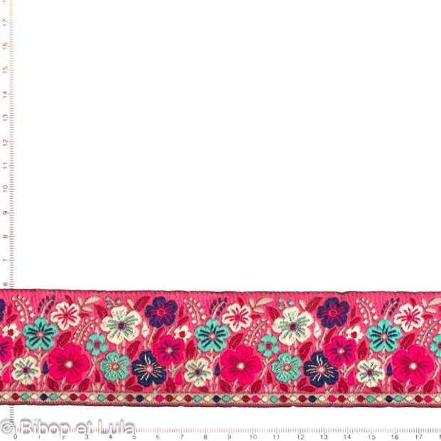 Galon brodé Jardin fond rose