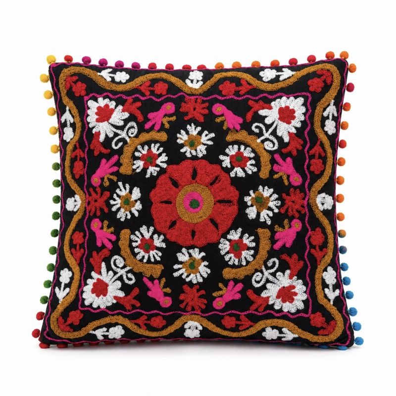 Housse de coussin Suzani noire