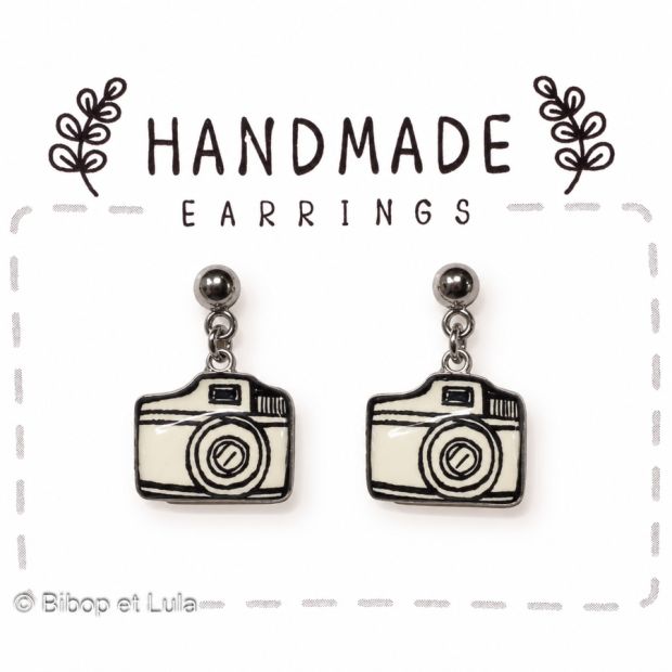 Boucles d'oreilles clous pendantes appareil photo
